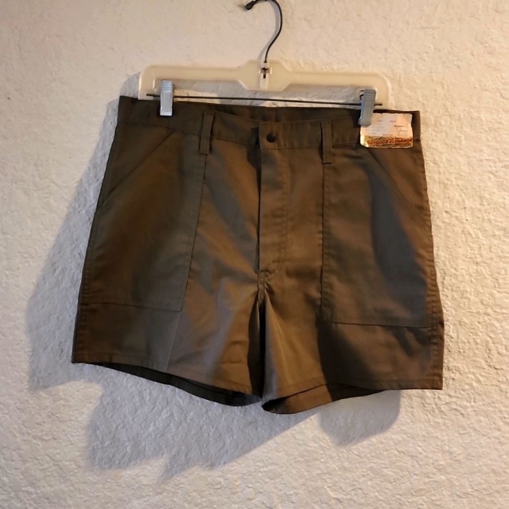 NWT Men's Khaki Short
